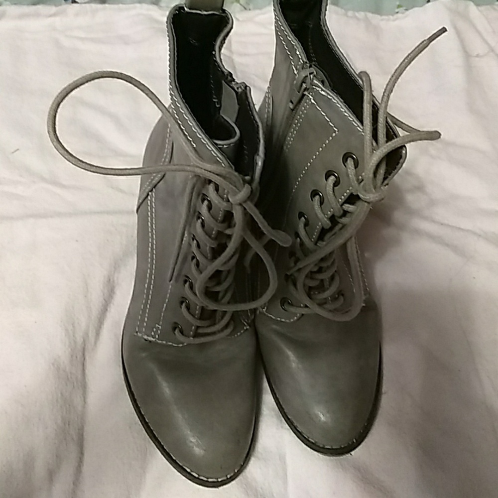 Candies Taupe Ankle Boot Size 9 Front Tie Side Zip - Picture 5 of 5